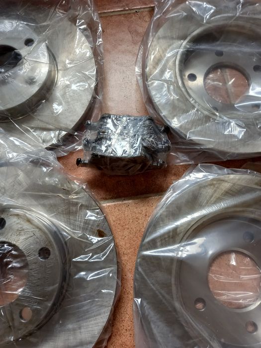 Vendo ou troco (discos e pastilhas)