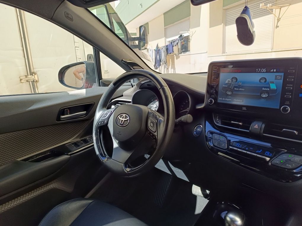 Toyota chr 2.0 hybrid Premier edition