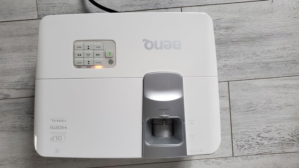 BENQ W 1070+.     Відсутня лампа.