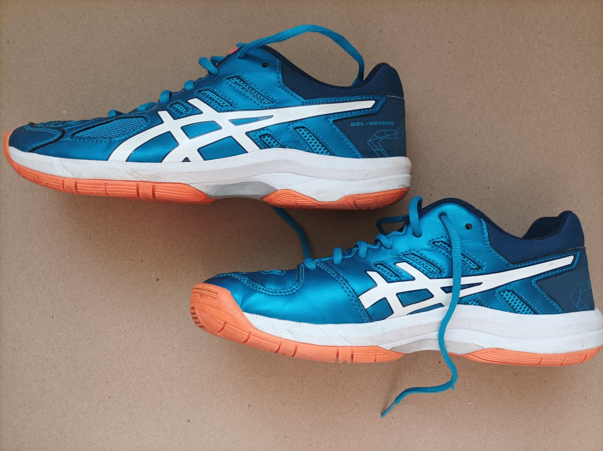 24,3cm 24cm Asics buty halowe halówki gel-beyond
