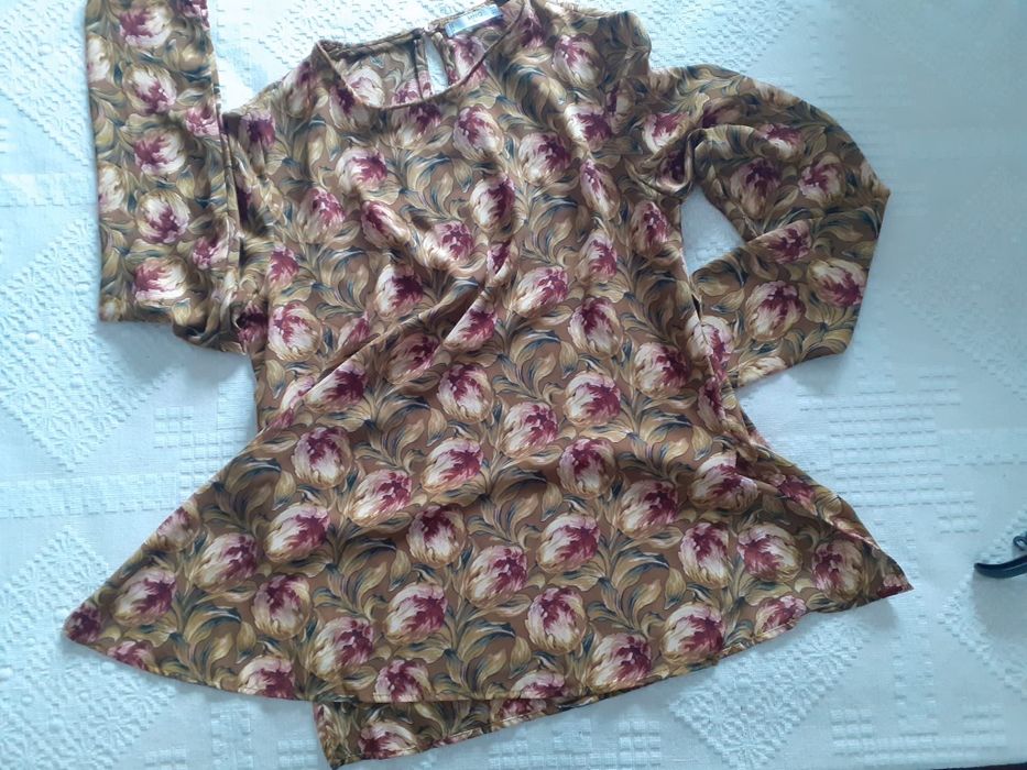 Camisola floral da Mango