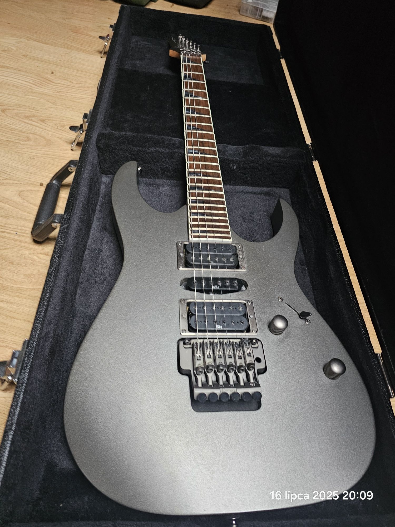Ibanez RG5EX1 + twardy futerał