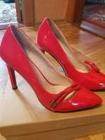Продам червоні жіночі туфельки