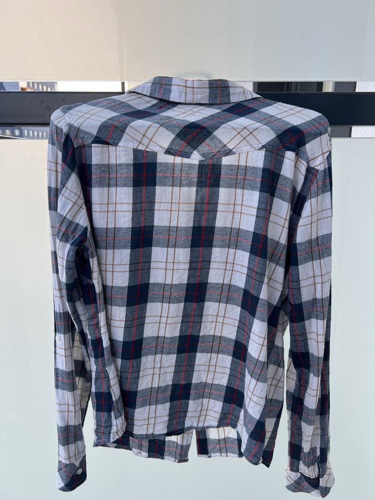 Koszula flanelowa w kratkę na każdą okazję