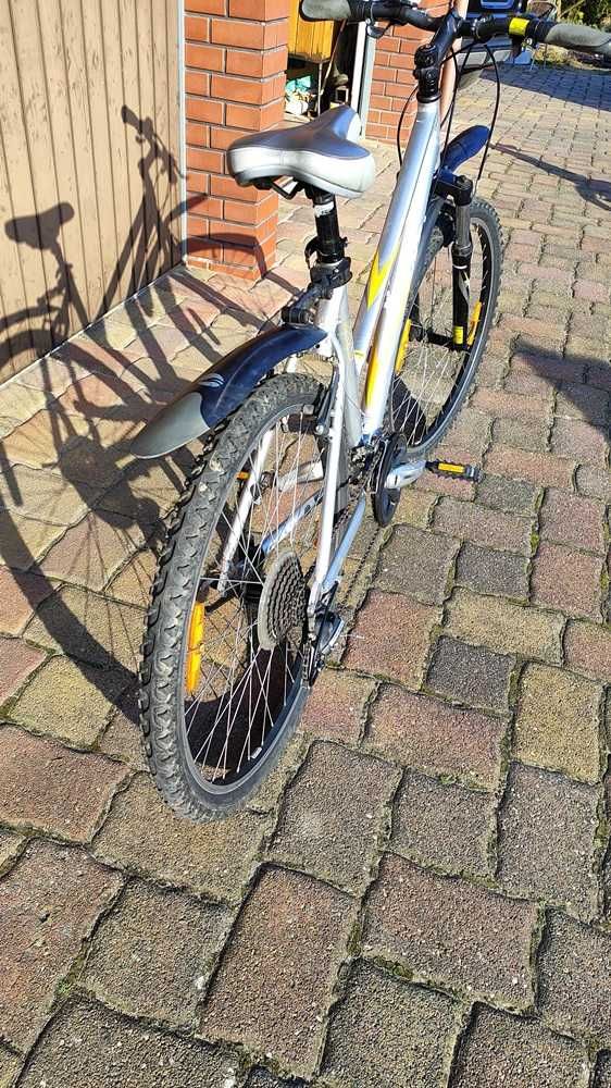 Giant Boulder 26" MTB górski rama M (18") Shimano ACERA 8 Speed
