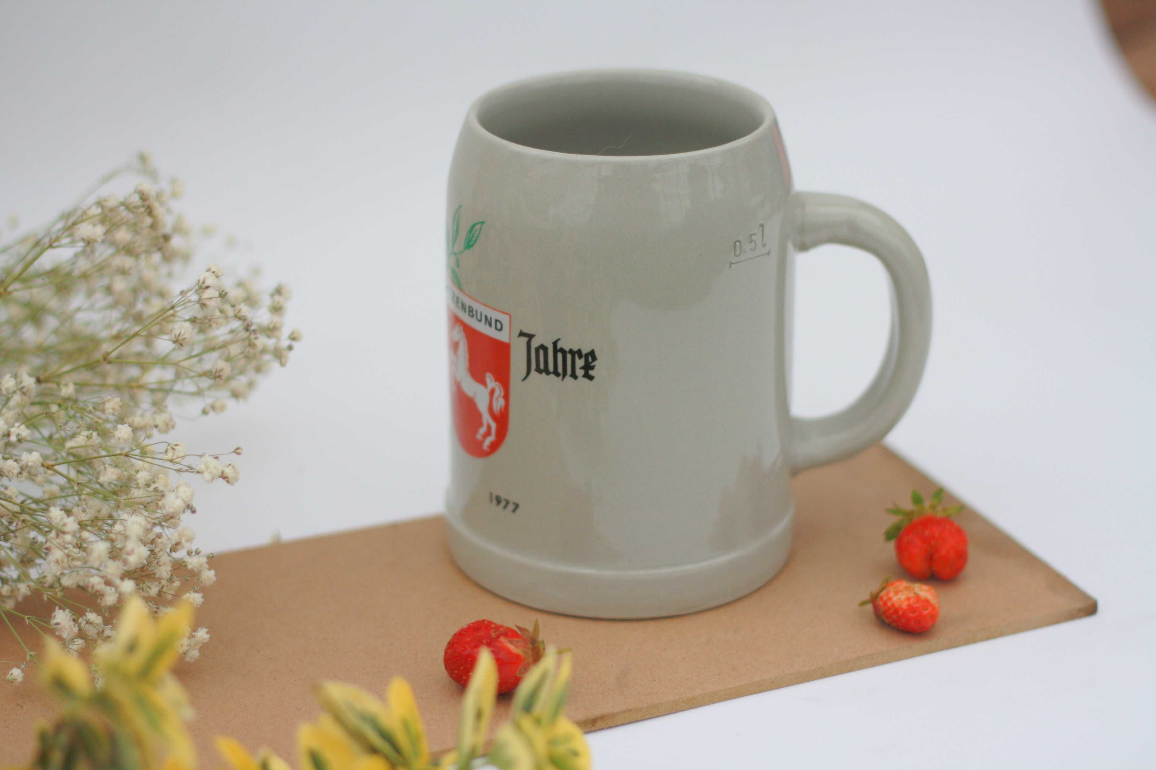 Ceramiczny duży kufel niemiecki