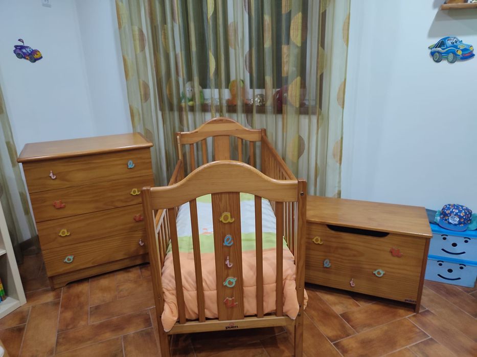Quarto de bebé  em pinho