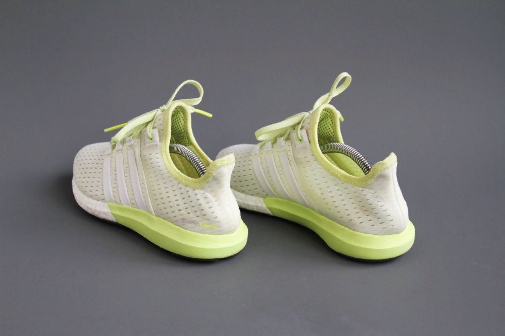 кроссовки женские беговые Adidas Boost размер 37-38