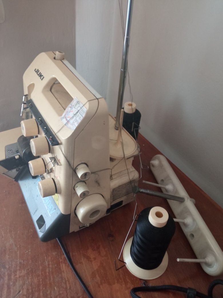 Overlock Juki MO 634DEV