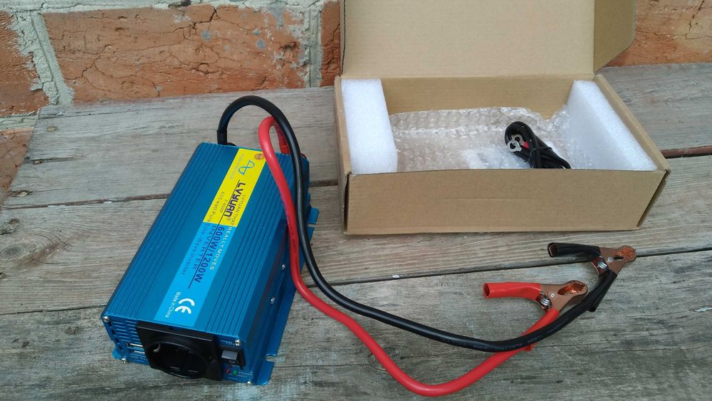 Інвертор 12 220 , Lvyuan 600/1200W, чистый синус