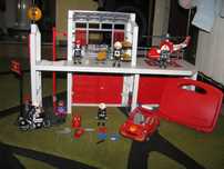Duża remiza playmobil straż pożarna z alarmem plus helikopter, autko