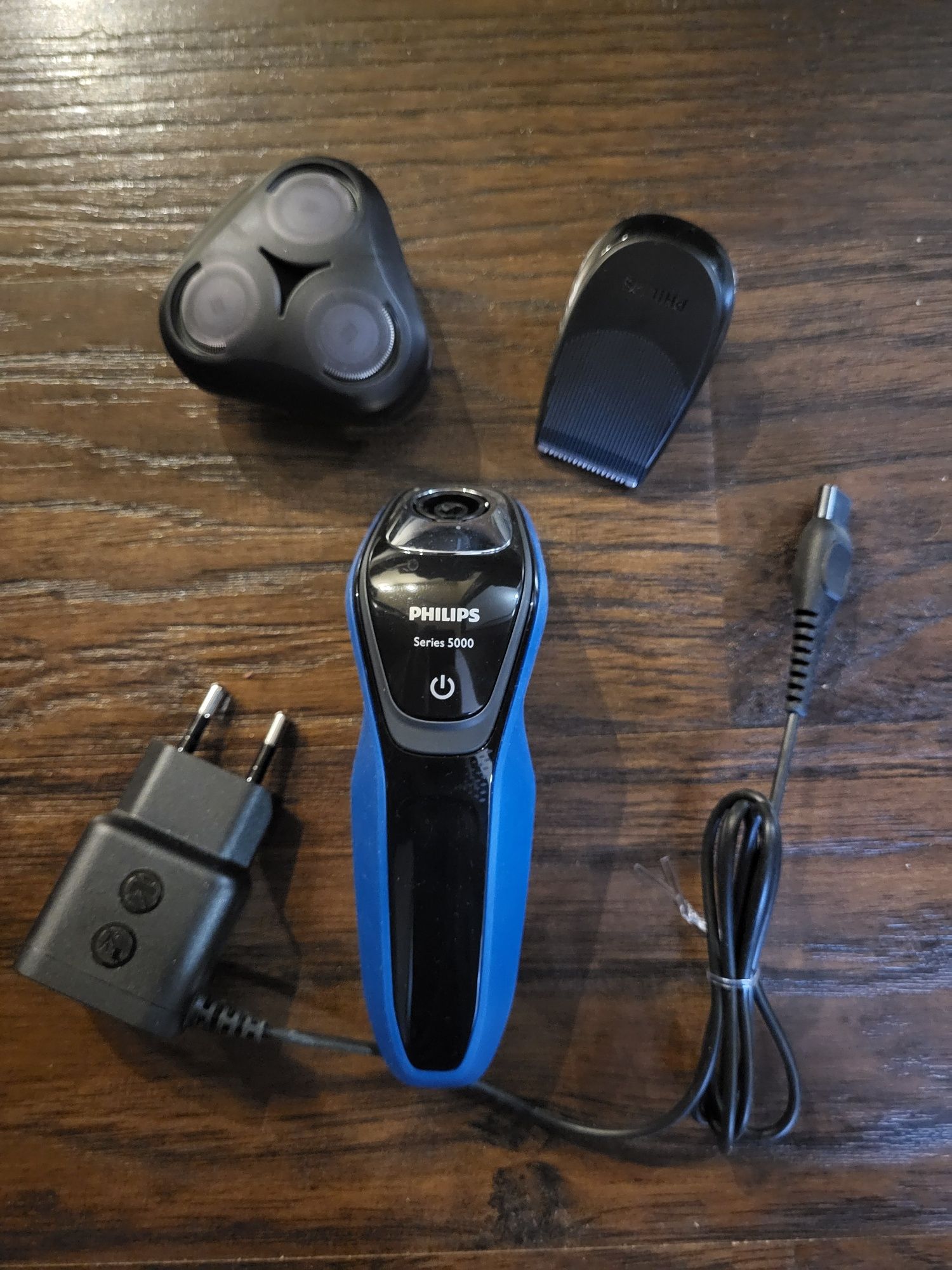 Електробритва PHILIPS серії 5000