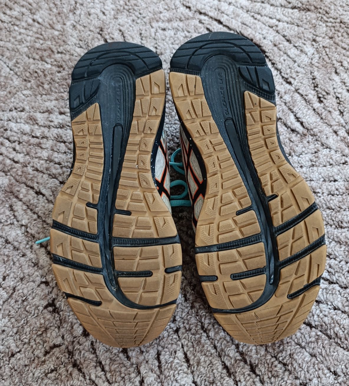 Кросівки жіночі Asics gel cumulus 21 бігові оригінал