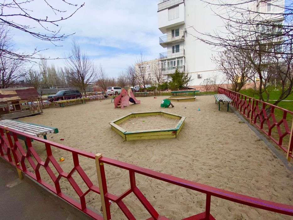 Продаж великогабаритної двокімнатної квартири в мкр.Північний (л1)