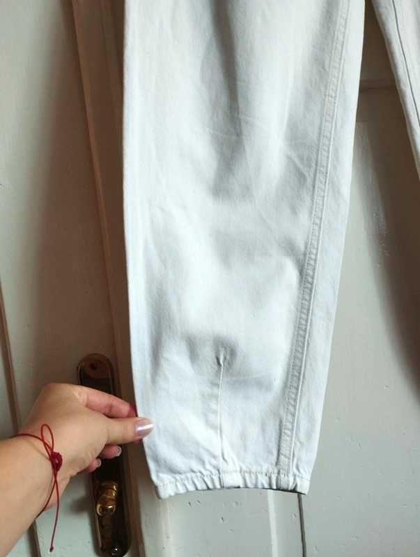 Białe spodnie dżinsy damskie jeansy loose baggy z wysokim stanem