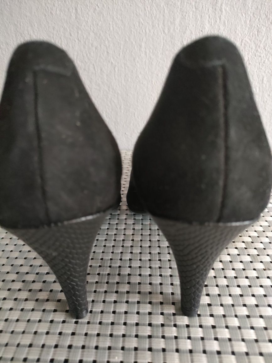 Piękne pantofle z naturalnej skóry zamszowej M&S Collection 37,39,40,5