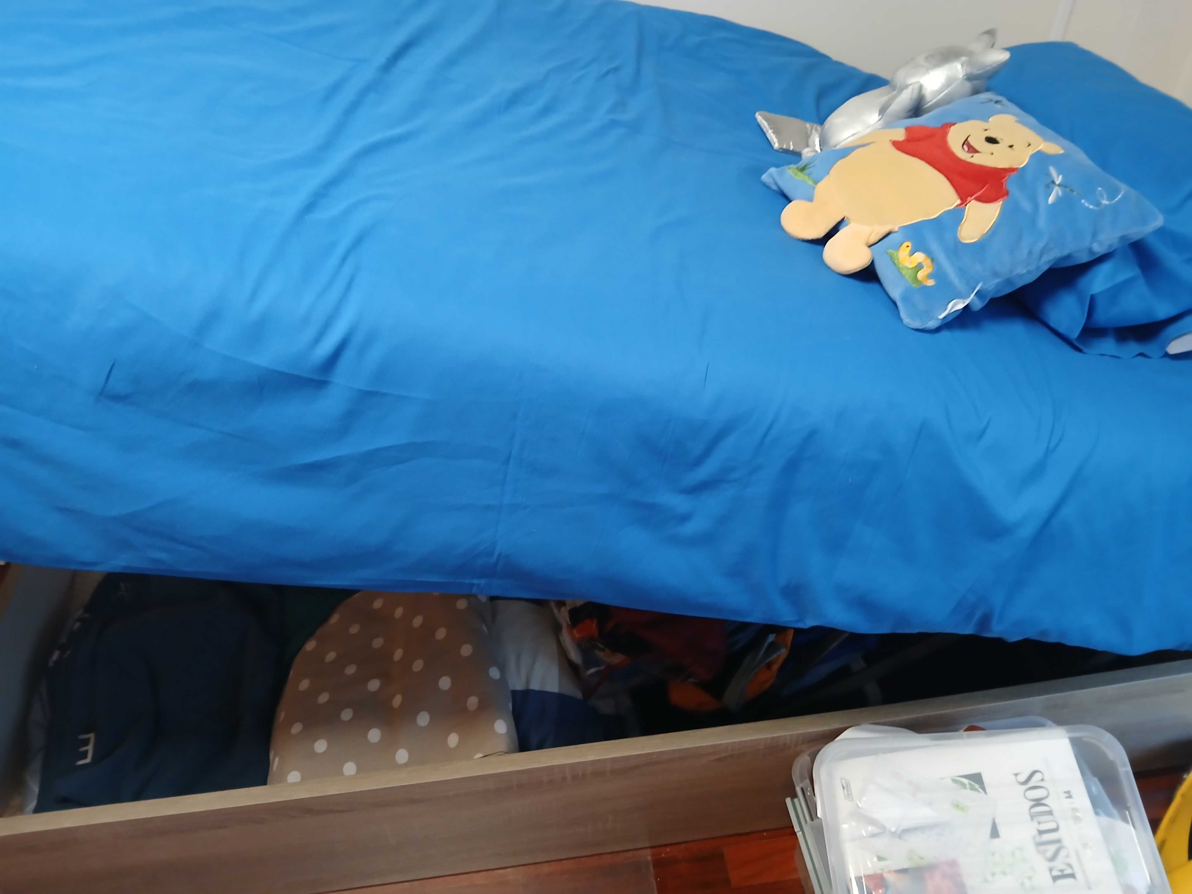 Cama solteiro c/ arrumação