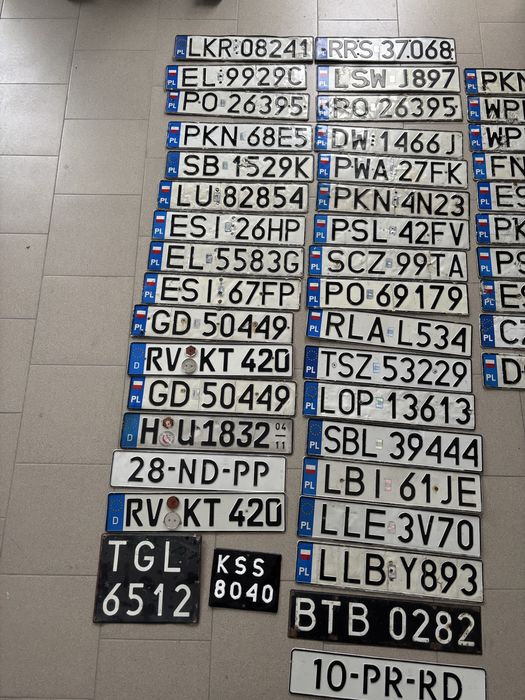 Tablice rejestracyjne flagowe unijne czarne prl kolekcjonerskie zobacz