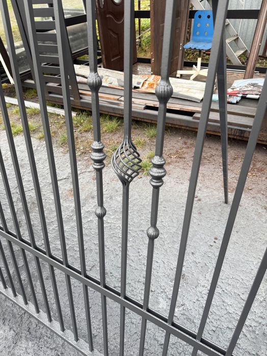 Brama skrzydłowa z furtką