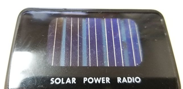 Mini Rádio Solar Portátil.
