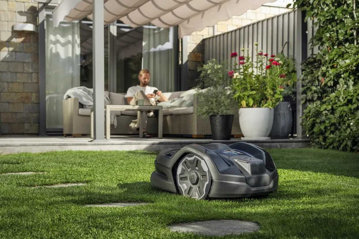 Husqvarna Automower 305E Nera Kosiarka automatyczna robot koszący