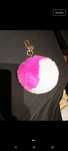 Brelok pompon guess