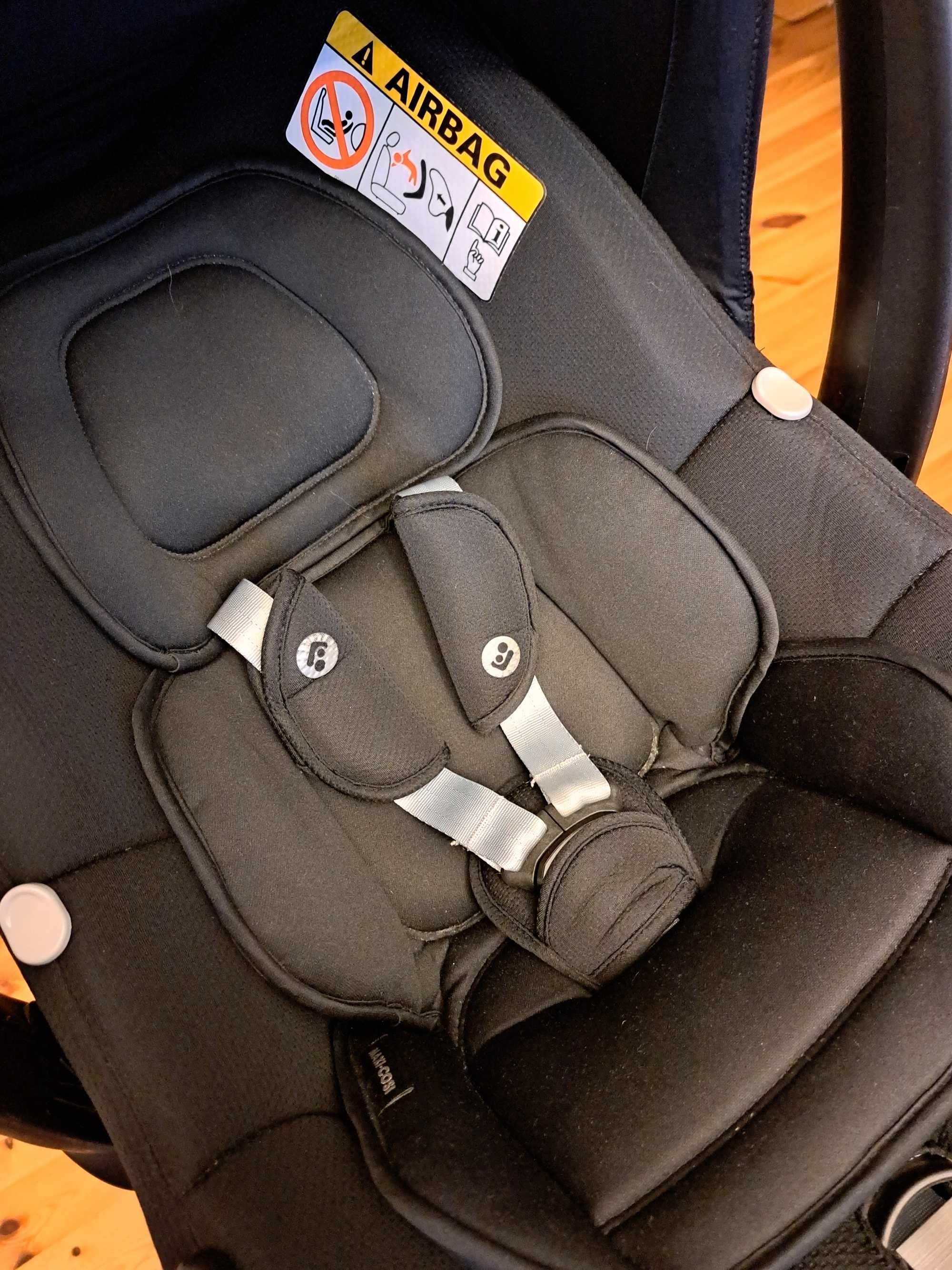 Fotelik samochodowy MAXI-COSI 0-13 kg z bazą ISOFIX