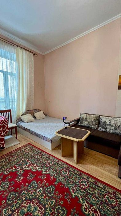 Оренда 2-кімнатної квартири на вул. Банківська — Центр міста