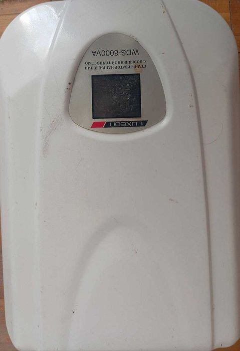Продам стабілізатор напруги Luxeon WDS-8000 (8000 ВА).