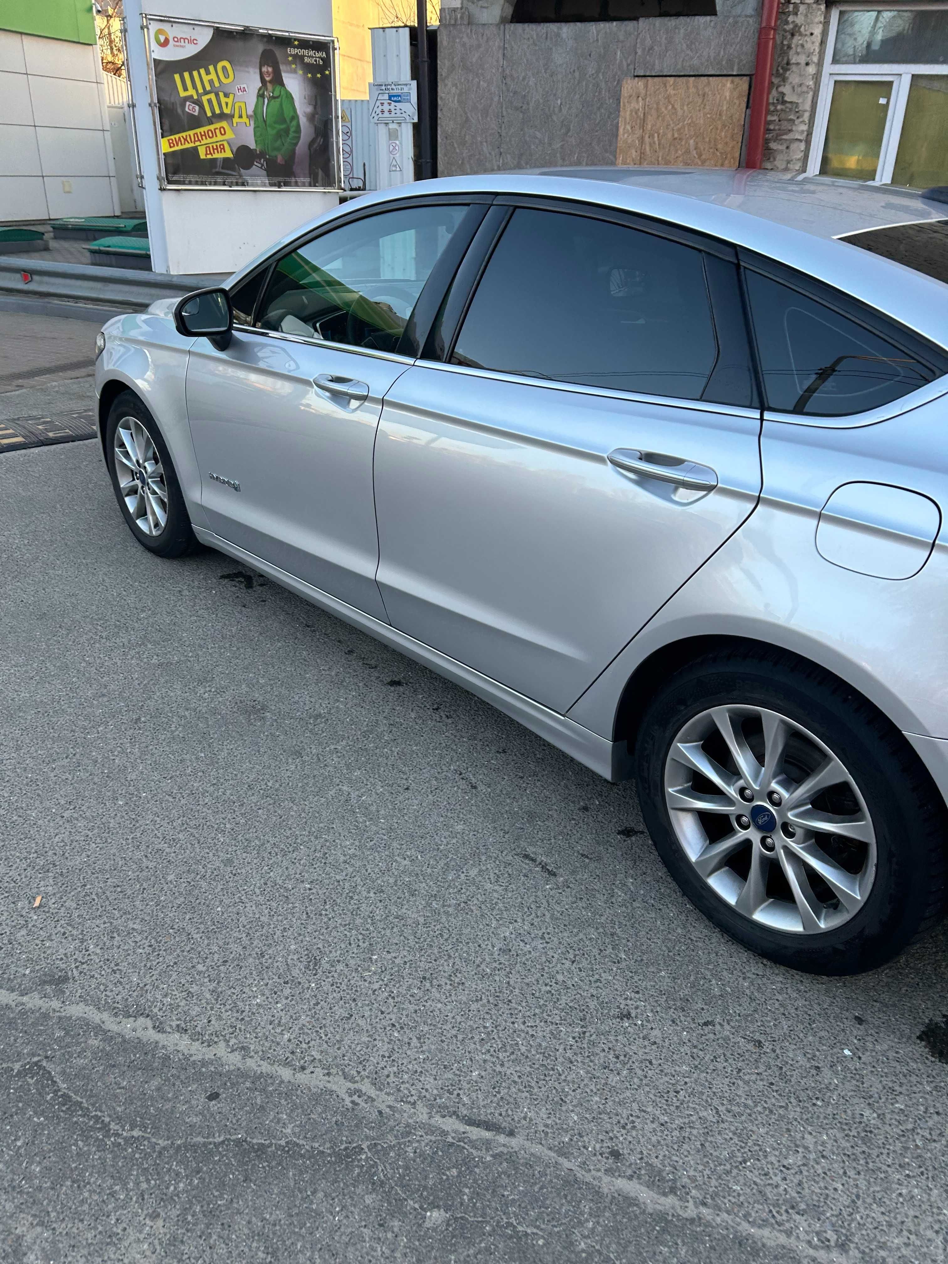 Ford Fusion Hybrid 2017