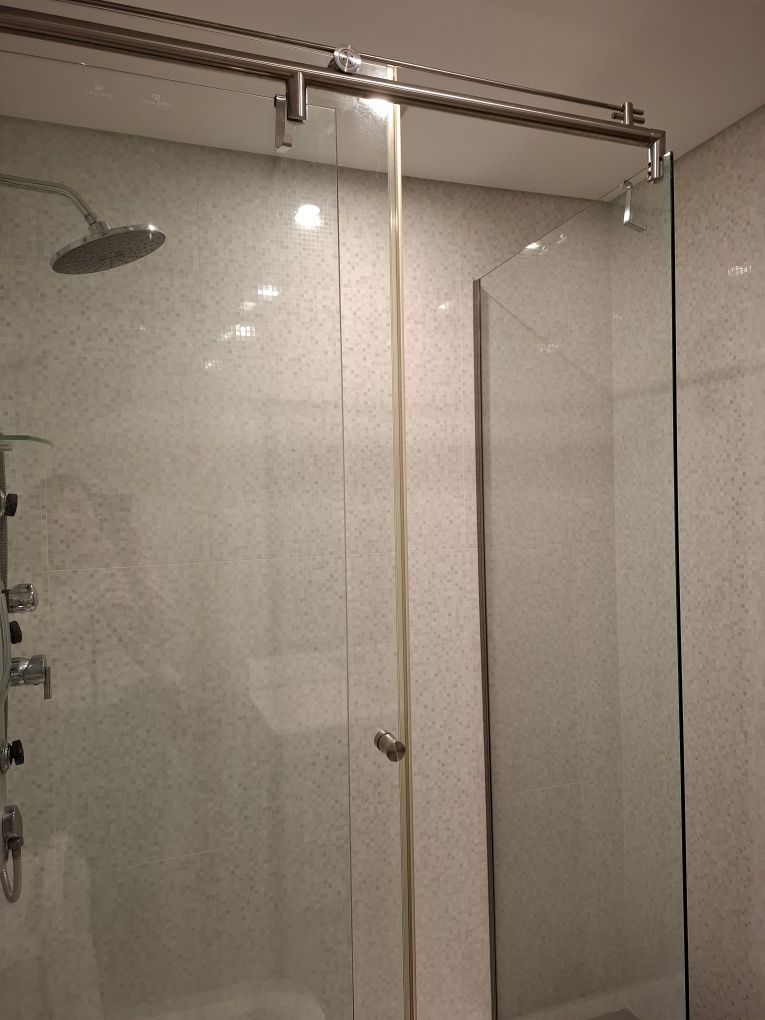 Vendo conjunto base duche, cabine e coluna hidromassagem