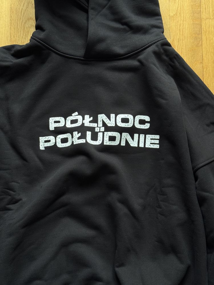 Bluza merch Quebonafide północ południe czarna z kapturem