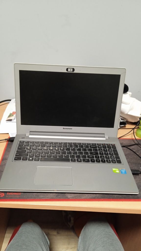 Laptop jest w dobrym stanie, laptop Lenovo