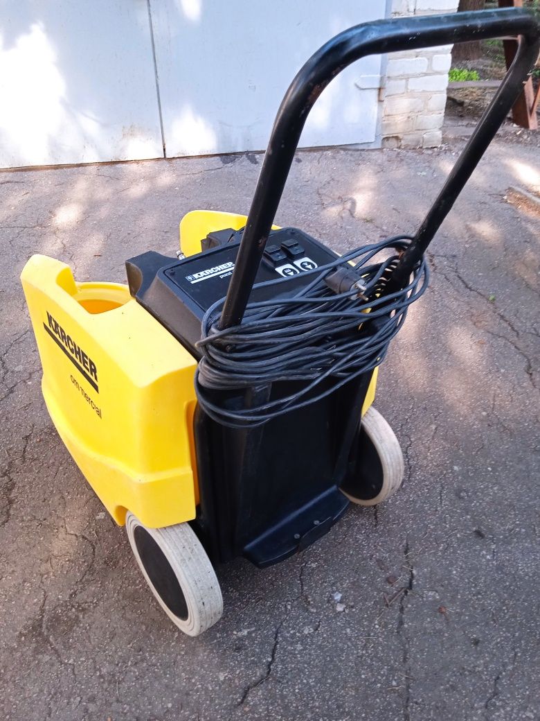 Моющий пылесос KARCHER puzzi 400