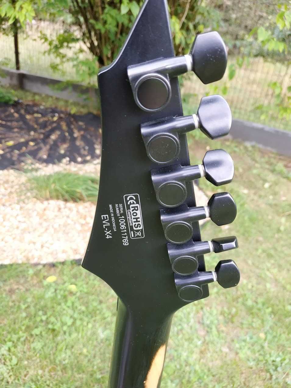 Gitara elektryczna Cort EVL - X4 Superstrat EMG floyd rose relic