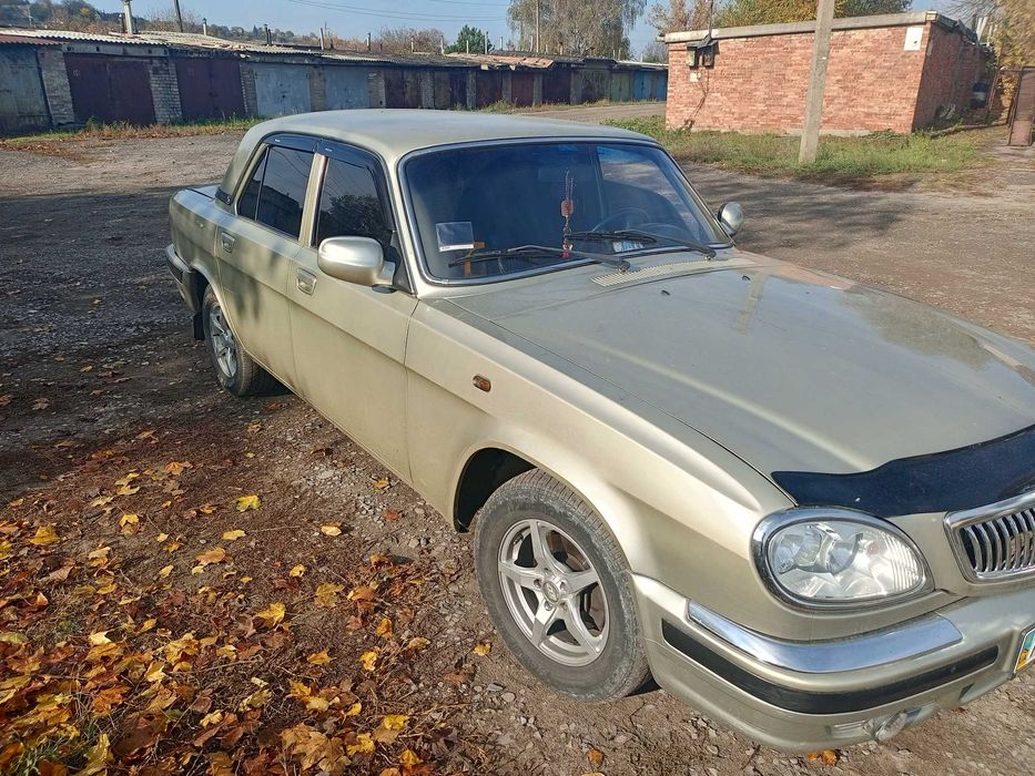 Автомобиль Газ 31105