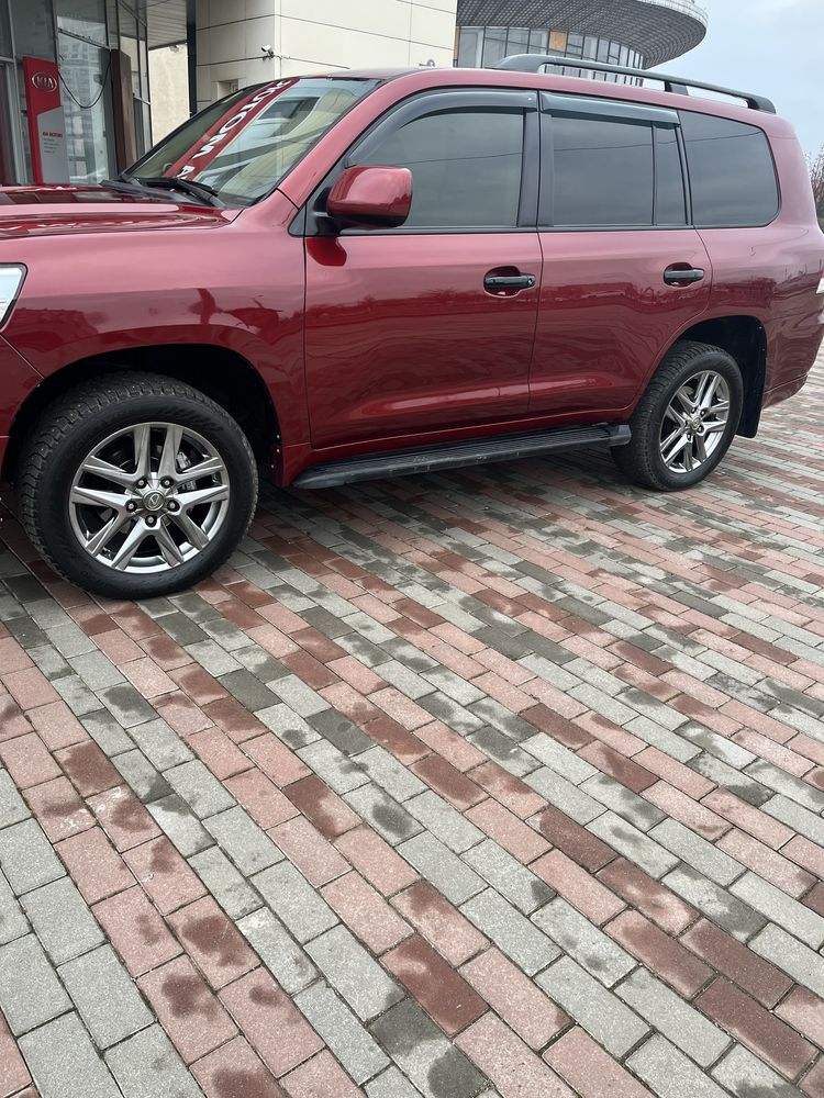 Toyota Land Cruiser 200