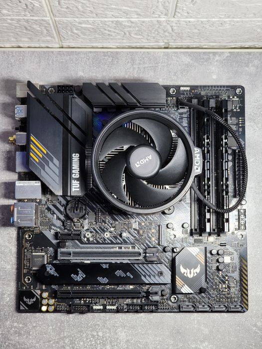 Asus tuf gaming b550m plus Wi-Fi II полный комплект с коробкой