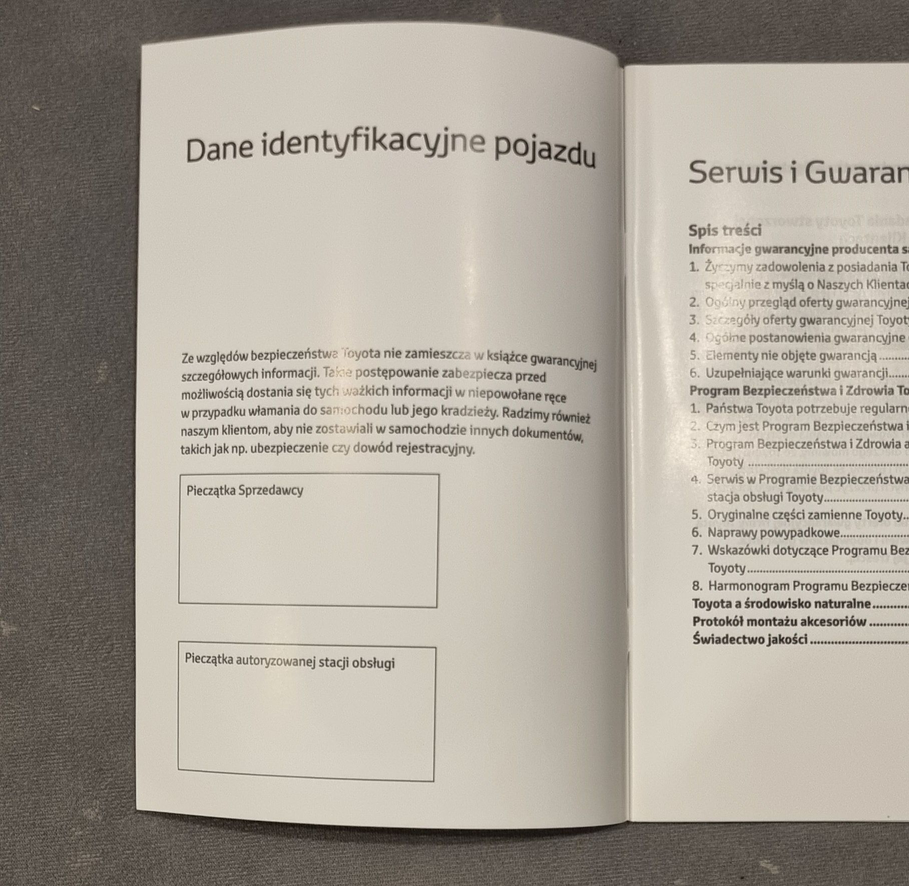 Książka serwisowa Toyota czysta pusta nowa