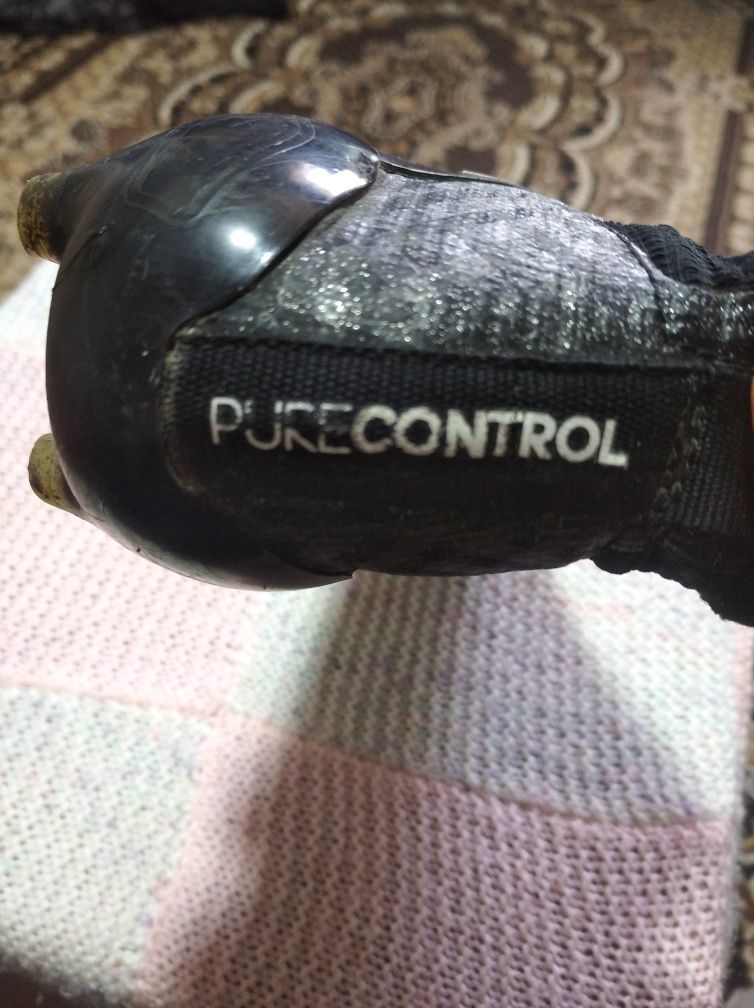 Бутси Адідас PURE CONTROL 43-44 розмір