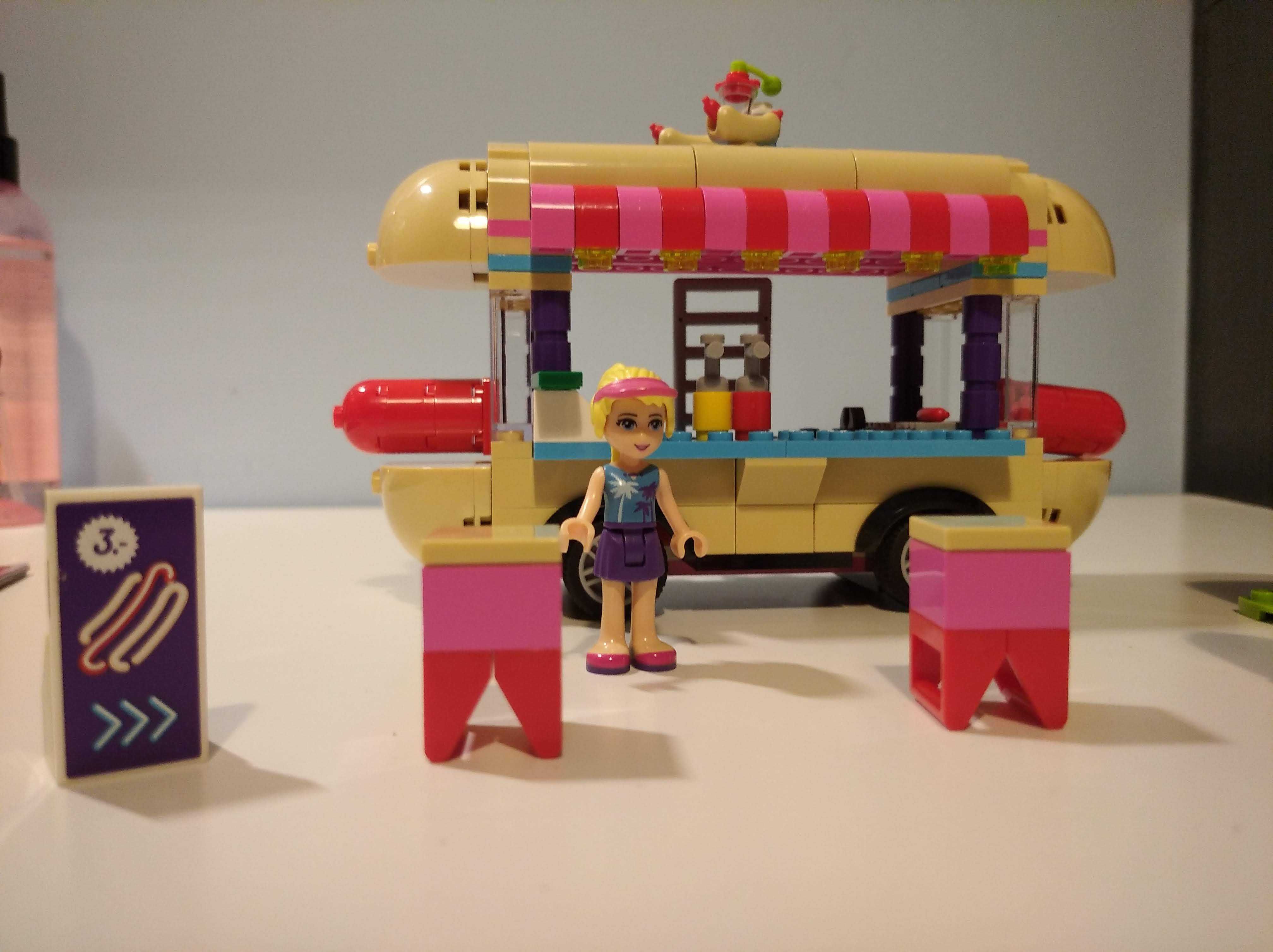 LEGO® 41129 Friends - Furgonetka z hot-dogami w parku rozrywki