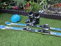 Narty 120, buty narciarskie i kask- zestaw dla dziecka