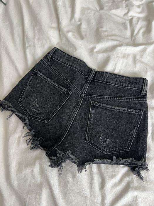 Jeansowe czarne krótkie spodenki szorty Zara XS y2k wycięte z wysokim