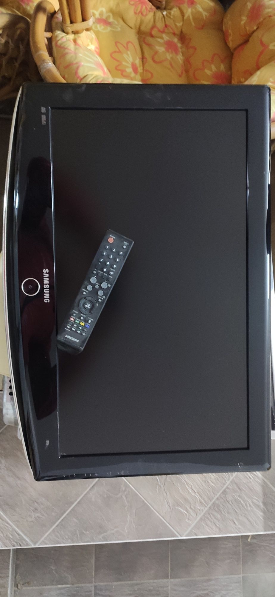 2szt Telewizor sprawny samsung le26r82b