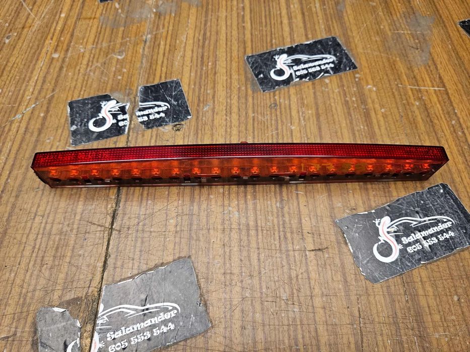 Swiatlo STOP 28427002 28427001 Lampa Stopu Trzecie Audi A4 B6 B7 Sedan