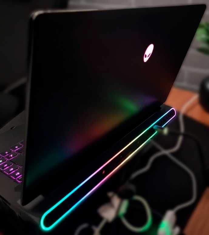 Alienware m15 r7 i7-12700H 32GB DDR5 RTX 3070Ti Portátil Gaming