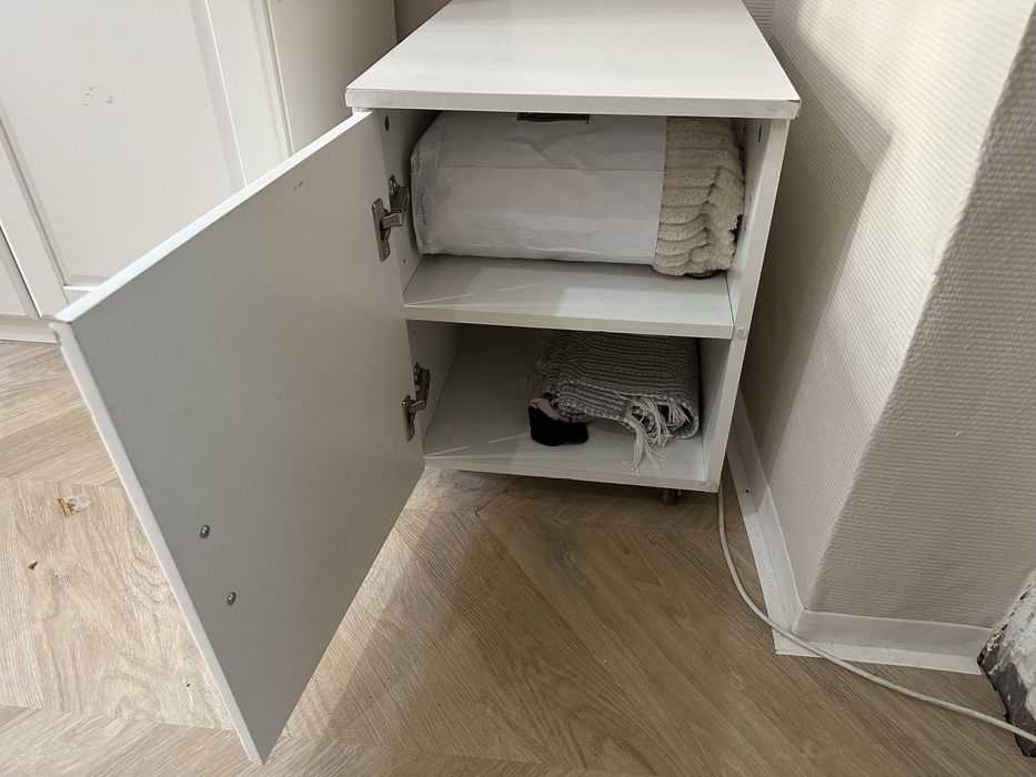 Szafka stolik na kółkach 41x54x53cm !!! Biała z 2 półkami  !!!