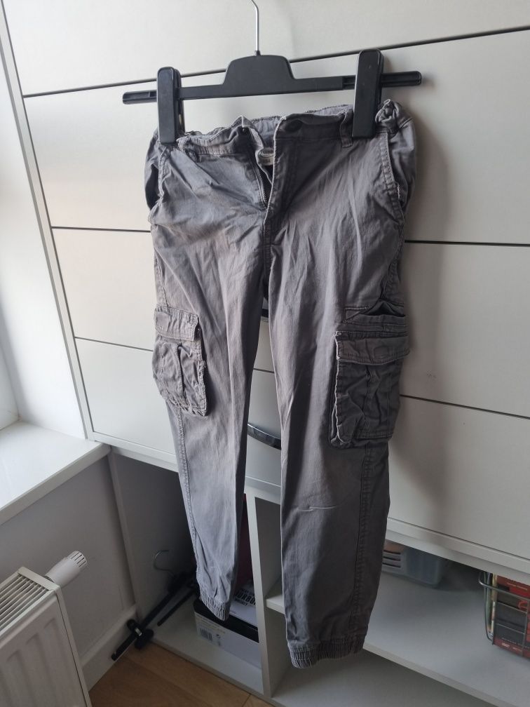 Spodnie cienkie, długie, chłopięce, rozmiar 134