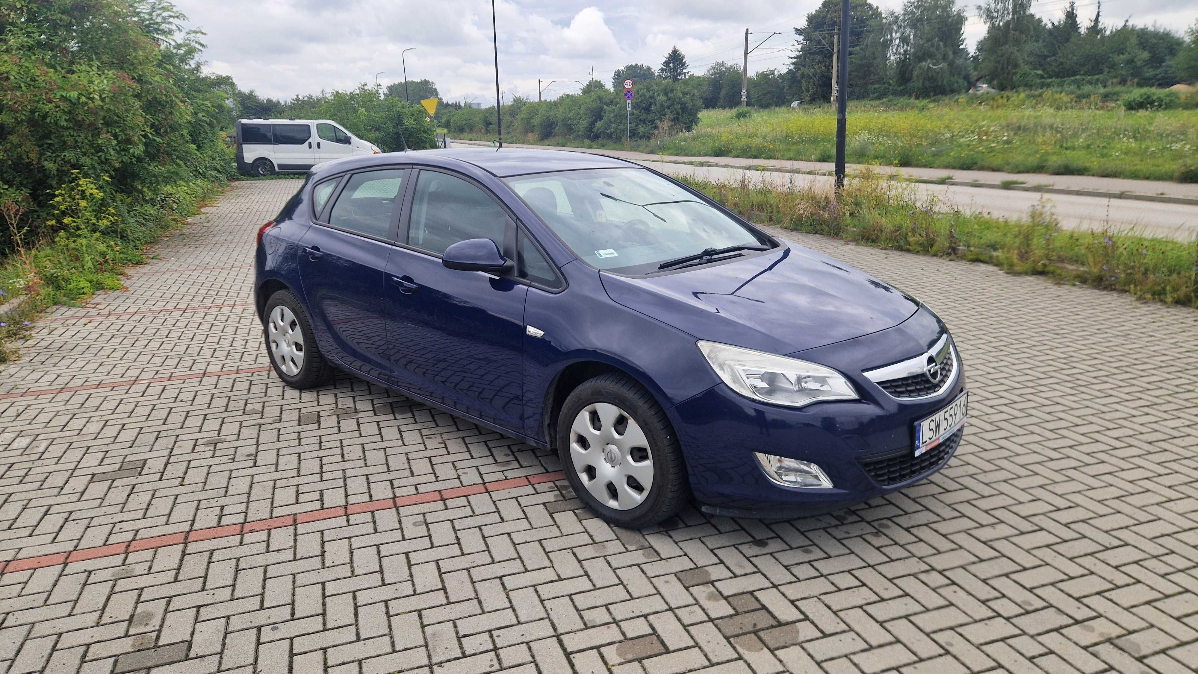 Opel Astra J 2011 1.7 ZAMIANA