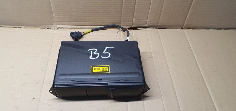 Zmieniarka płyt CD 6 płyt VW Passat B5